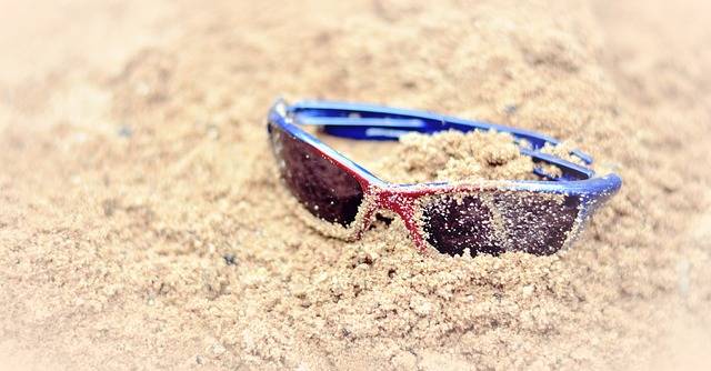 sunglasses-3521785_640